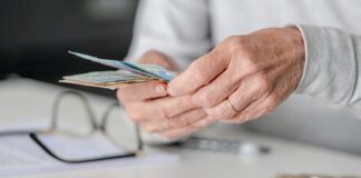Σύνταξη Χηρείας: Τέλος οι περικοπές μετά την τριετία – Στη Βουλή η ρύθμιση