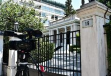 Ανασχηματισμός: Σύννεφα πάνω από την κυβέρνηση – Ποιοι κινδυνεύουν;