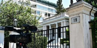 Ανασχηματισμός: Σύννεφα πάνω από την κυβέρνηση – Ποιοι κινδυνεύουν;