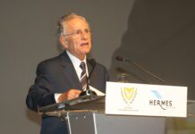 Πένθος στην Κύπρο: Έφυγε ο Νίκος Σιακόλας, εμβληματική μορφή των επιχειρήσεων