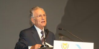 Πένθος στην Κύπρο: Έφυγε ο Νίκος Σιακόλας, εμβληματική μορφή των επιχειρήσεων