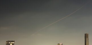 Ιράν: Πλήγμα σε στρατιωτική εγκατάσταση κοντά στην πόλη Μπουσέρ – Αρνούνται συμμετοχή οι ΗΠΑ