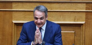 Ακρίβεια: Μητσοτάκης υπόσχεται δράση, εξαγγέλλει μειώσεις σε καύσιμα