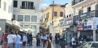 Ακτοπλοϊκά στην Τήνο: Ουρές στα πρακτορεία λόγω απαγορευτικού – Έλλειψη δρομολογίων