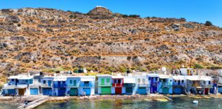 Κλήμα Μήλου: Ανακαλύψτε το πολύχρωμο χωριό & τη ναυτική του παράδοση