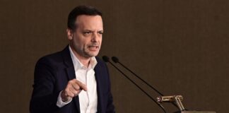 ΠΑΣΟΚ: Το «ΟΧΙ» του συνεδρίου ως πυξίδα για προοδευτική εναλλακτική
