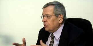 Θλίψη στον πολιτικό κόσμο: Το τελευταίο αντίο στον Στέφανο Μάνο