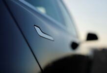 Κίνα: Ανάκληση εκατομμυρίων αυτοκινήτων Tesla λόγω κινδύνου