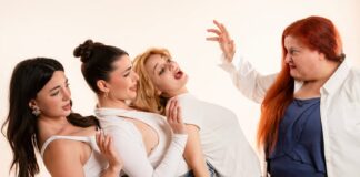 «Πετάει Πετάει»: Η κωμωδία επιστρέφει στο Θέατρο ΑΛΕΑ για Σεπτέμβριο