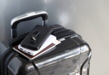 Power Bank στο Αεροπλάνο: Ο Κίνδυνος και οι Κανόνες για Ασφαλείς Ταξιδιωτικές Εμπειρίες