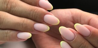 Colorful Micro-French: Η νέα τάση στα νύχια που θα λατρέψετε