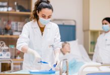 Νοσηλευτική στην Κύπρο: Σπουδές με μέλλον και κρατική στήριξη