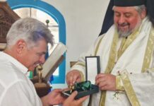 Νικόλας Φαραντούρης: Υψηλή τιμή από την Εκκλησία της Αλεξάνδρειας στην Αφρική