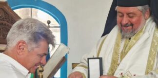 Νικόλας Φαραντούρης: Υψηλή τιμή από την Εκκλησία της Αλεξάνδρειας στην Αφρική