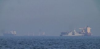 Στενά Ορμούζ: Το Ιράν συνδέει το άνοιγμα με τις ΗΠΑ, όχι με το Ομάν