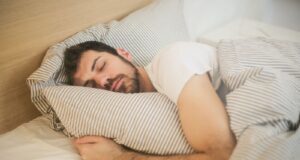 Ύπνος: Η «συνταγή» για νεότητα – Πόσες ώρες χρειάζεστε;
