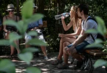 Καιρός: Στους 39°C σκαρφαλώνει ο υδράργυρος το Σάββατο – Ενισχυμένοι βόρειοι άνεμοι στο Αιγαίο