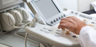 Ρουμάνος τουρίστας για να βοηθήσει τον τόπο που αγάπησε, εξόπλισε με ιατρικά μηχανήματα το ιατρείο της Σκάλας Ποταμιάς στη Θάσο -kalimera-ellada.gr