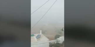 Ομίχλη στις Κυκλάδες: Απόκοσμες εικόνες "κατάπιαν" τα νησιά – Δυσκολίες στις θαλάσσιες συγκοινωνίες