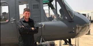 «Θαύμα η διάσωσή του», λέει η οικογένεια του Βρετανού πιλότου που σώθηκε από τη σύγκρουση των ελικοπτέρων στην Ψάθα