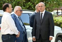 Στέφανος Μάνος: Το τελευταίο «αντίο» σε έναν πολιτικό με διαδρομή
