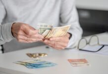 Επιδότηση 300€: Ποιοι συνταξιούχοι λαμβάνουν φέτος την ενίσχυση – Νέα κριτήρια