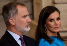 Το μυστικό ομορφιάς της βασίλισσας Letizia για λαμπερό δέρμα κάθε πρωί