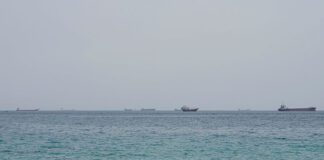 Στενά Ορμούζ: Κατάρρευση διελεύσεων μετά από απειλές