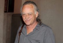 Νίκος Καλογερόπουλος: Στο «πάντ 74» ο σπουδαίος ηθοποιός που άφησε εποχή