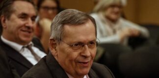 Στέφανος Μάνος: Η Ελλάδα αποχαιρετά έναν σημαντικό πολιτικό