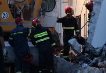 Έκρηξη στην Πλάκα: Νεκρή γυναίκα, αγωνία για 5 αγνοούμενους – Συνεχίζονται οι έρευνες