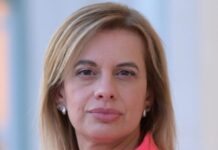 Ρόζα Βρεττού: Αποχώρηση από ΠΑΣΟΚ – Επιδιώκει κεντροαριστερή πορεία