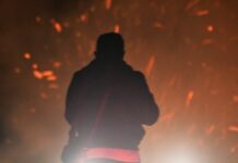 Εύβοια: Ύφεση στη μεγάλη πυρκαγιά της Μακρυκάπας – Συνεχίζεται η μάχη