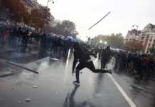 Γαλλία: «Καζάνι που βράζει» με 1.000 συλλήψεις και εκτεταμένα επεισόδια σε όλη τη χώρα