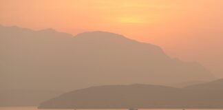 Σε κίνδυνο οι μεταφορές πετρελαίου από πλοίο σε πλοίο κοντά στο Ορμούζ, σύμφωνα με στρατιωτικό ινστιτούτο