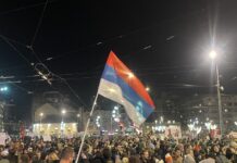 Σερβία: Πώς το φοιτητικό κίνημα «Διδάκτορες ενάντια σε δικτάτορες» έριξε το καθεστώς