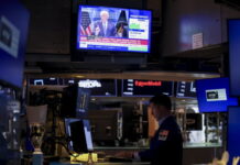 Wall Street σε κλοιό πιέσεων: Βουτιά στον Nasdaq και σύννεφα για τον κλάδο tech