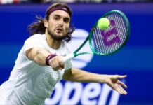 Τσιτσιπάς: 400άρης στο ATP Tour, νίκη στη Σανγκάη για τον επόμενο γύρο
