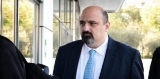 Κυβέρνηση στηρίζει Τριαντόπουλο: «Πιστεύουμε στην αθωότητά του»