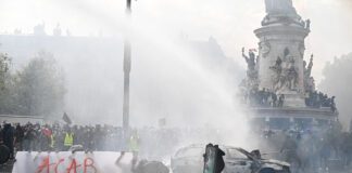 Γαλλία: Πολιτική κρίση και κοινωνική οργή – Σκιές αλληλοκατηγοριών
