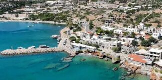 Αγ. Νικόλαος: «Καμπάνες» και πρόστιμα για τις αυθαιρεσίες στην παραλία Πλάκας