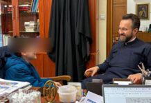 «Σούπερ Κωνσταντίνος»: Το παραμύθι ενός 9χρονου για τον πατέρα Νικόλαο Ο Κωνσταντίνος με τον πατέρα Νικόλαο και το παραμύθι του